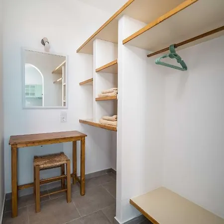 Alcyone Serifos Town