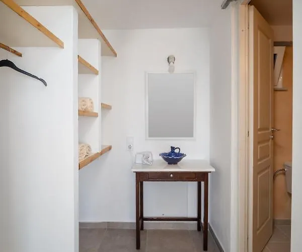 Alcyone * Serifos Town