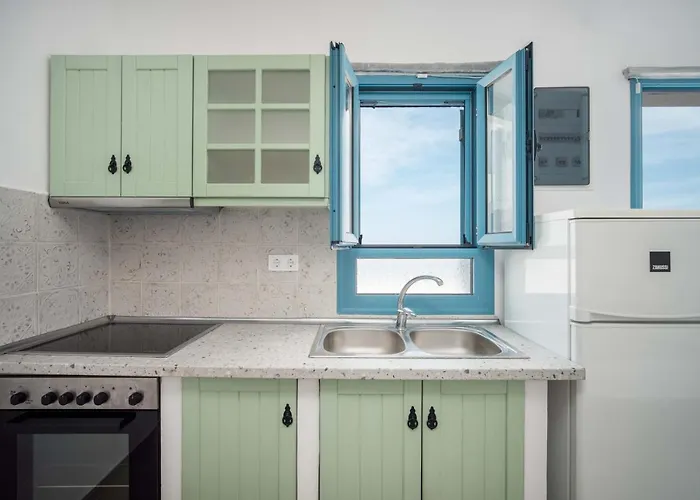 Alcyone Serifos Town